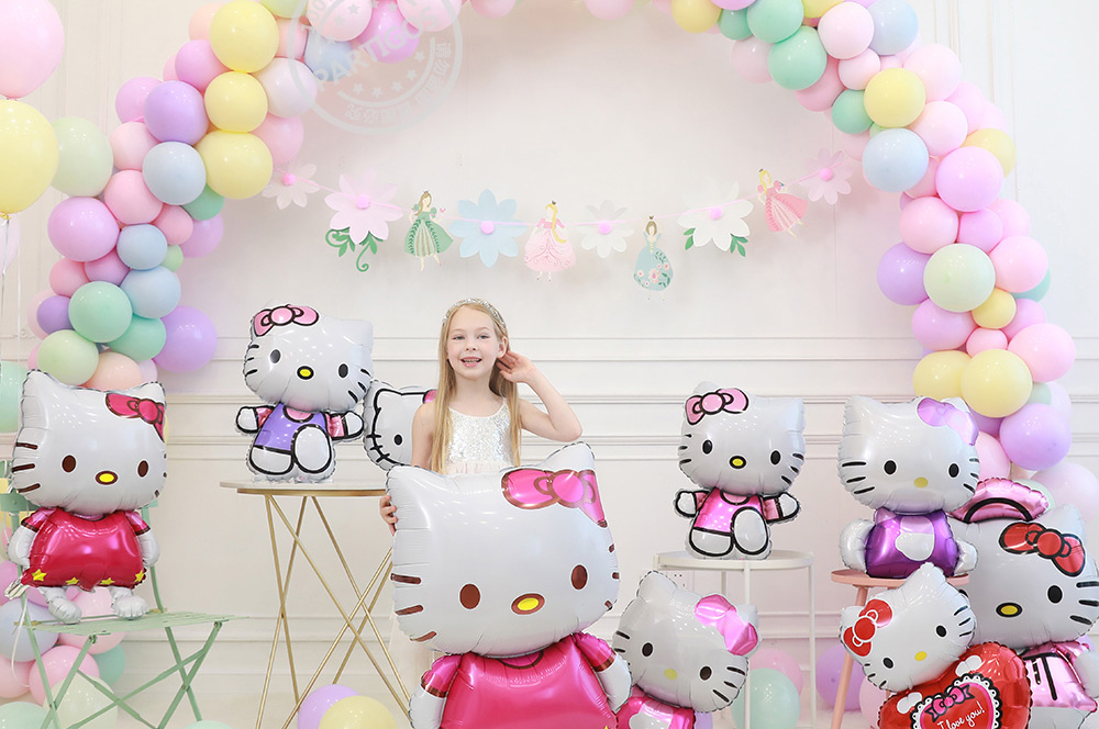 Фотозона Hello Kitty